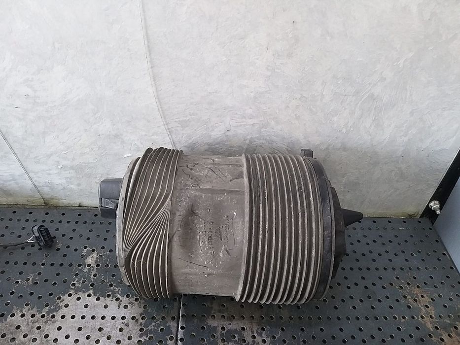 Perna aer suspensie dreapta spate audi a6 c8 4k 4k0616002e