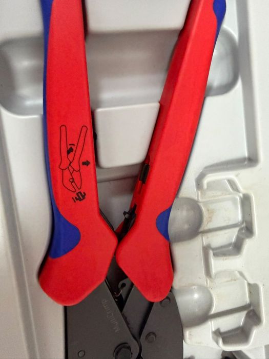 Knipex cleste de serrizare