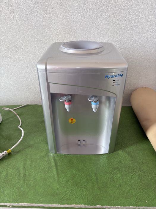 Диспенсер для питьевой воды