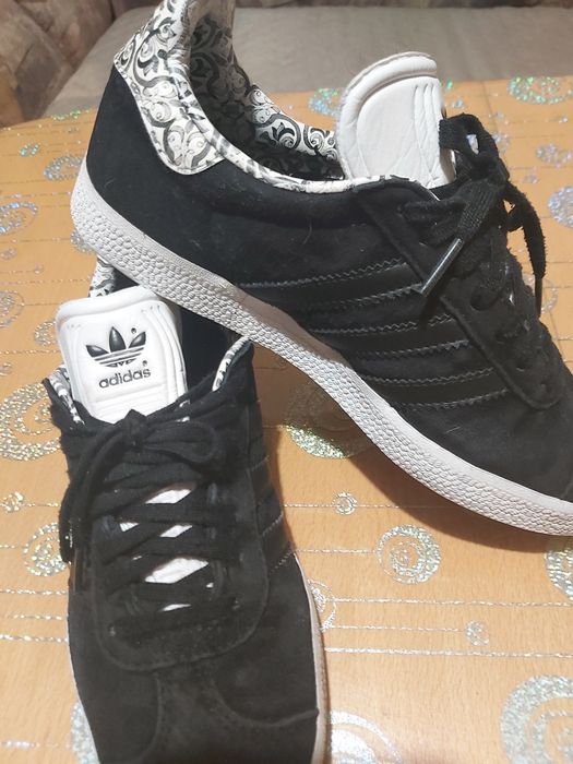 Оригинални маратонки адидас