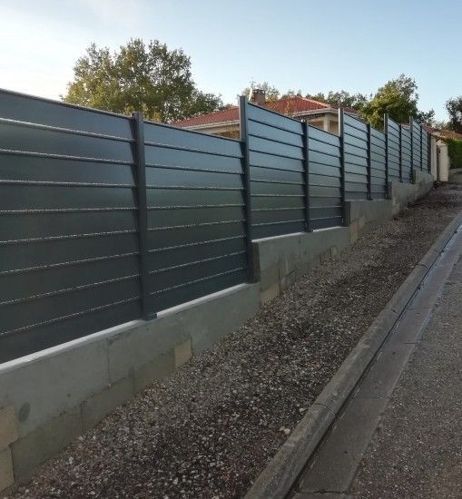 Construim garduri din sipca metalica, tabla cutata, plasa bordurata