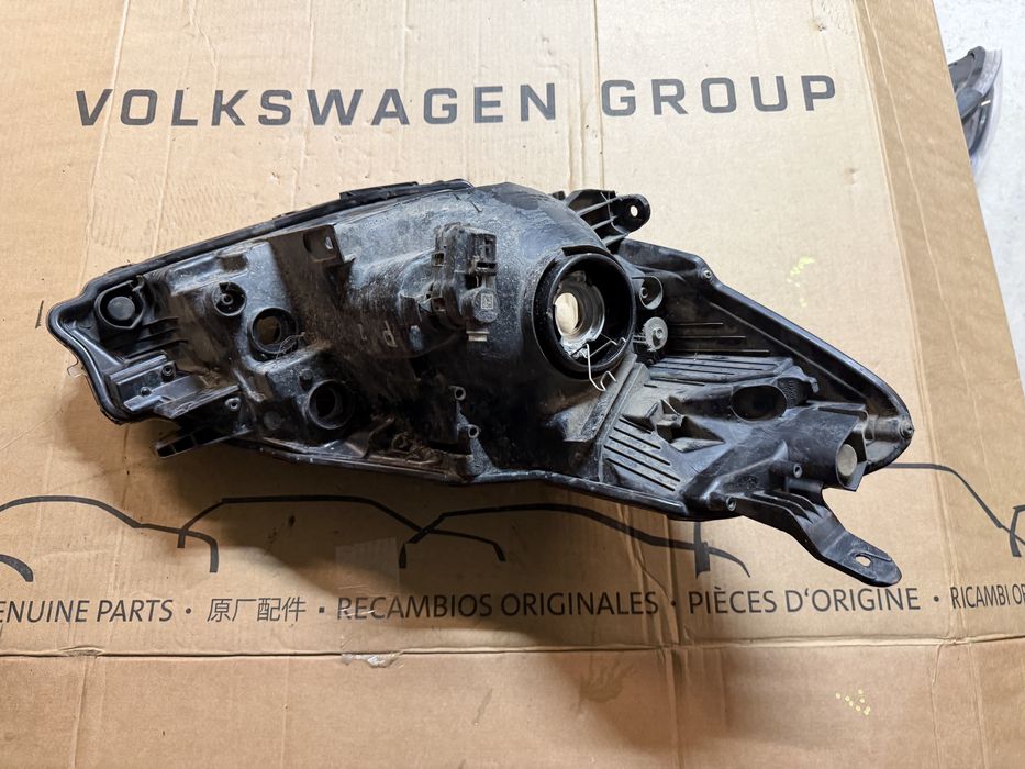 Far stanga Toyota Yaris 3 Halogen 2014/2015/2016/2017