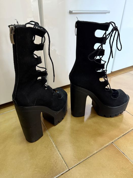 Черни обувки на ток