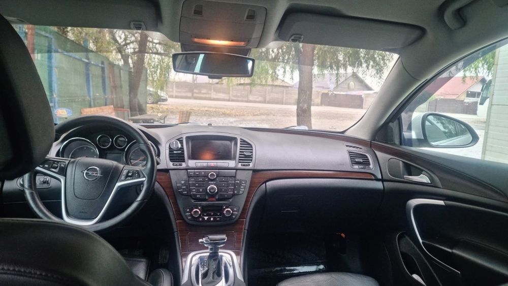 Vând sau schimb Opel Insignia