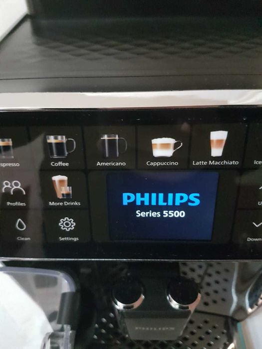 Philips LatteGo EP 5500 sau JURA E60
