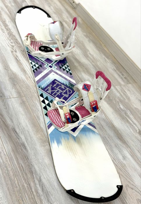 Продам сноуборд с креплениями и ботинками