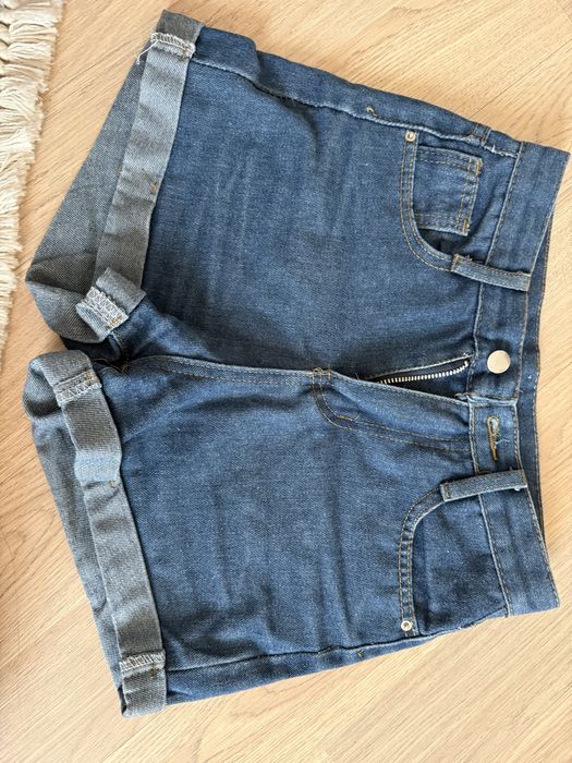 Продаю шорты,б/у.3500тг