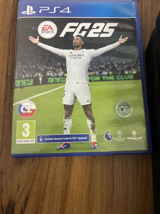 Vand ps4 si doua jocuri gt5 si fc25