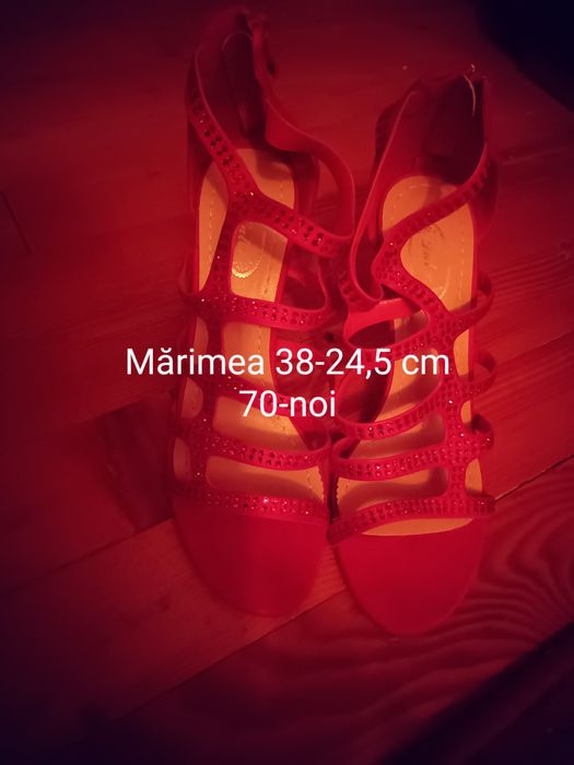 Pantofi,sandăluțe noi și superbe.