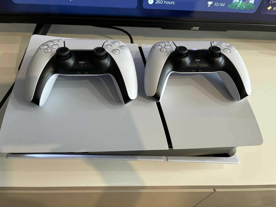 Playstation 5 1 TB Slim Disc Edition с два джойстика и гаранция!