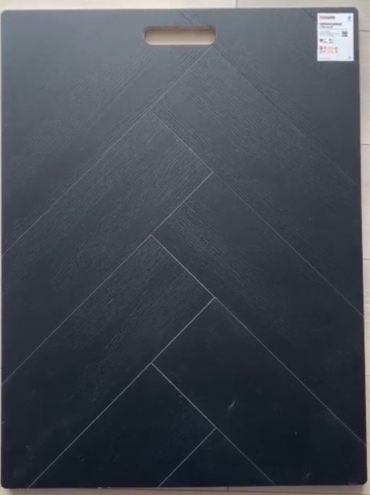 Vand 3 pachete de Parchet SPC Herringbone negru mat
