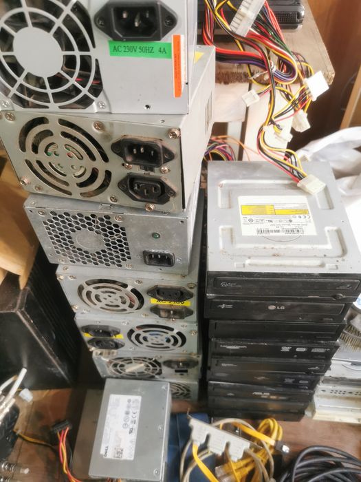 Placa de baza si surse, dvd, cablu, hdd