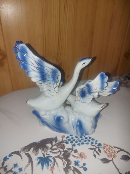 Статуэтка "Лебеди"