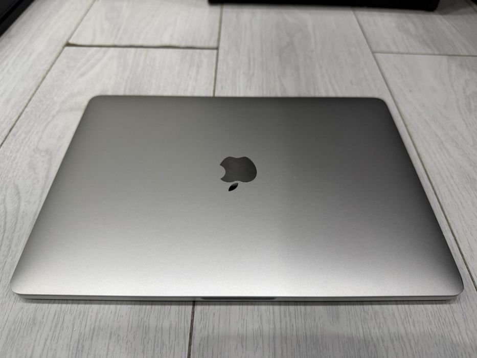 MacBook Pro 13.3” M2