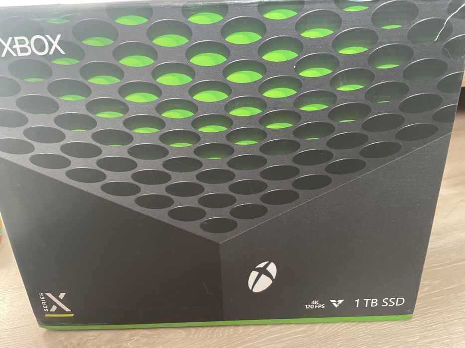 Xbox series X 1tb + 2 геймпада