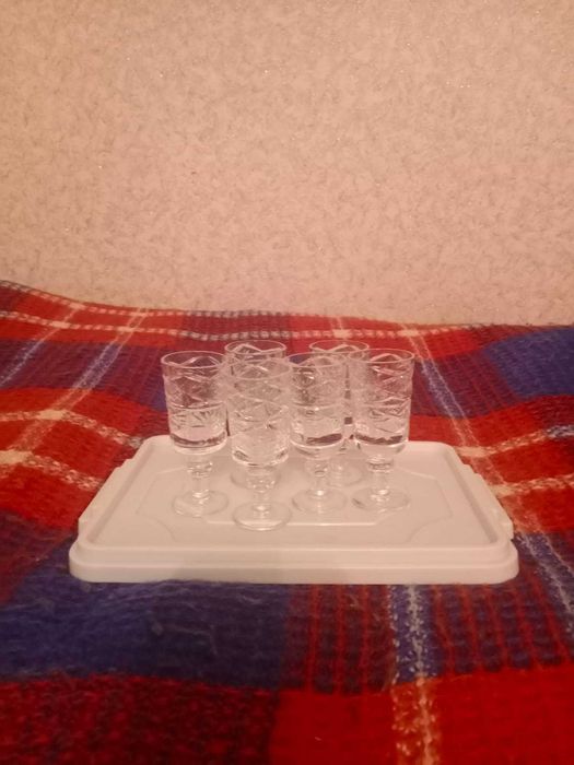 Продаю посуду ( хрустальные рюмки СССР)
