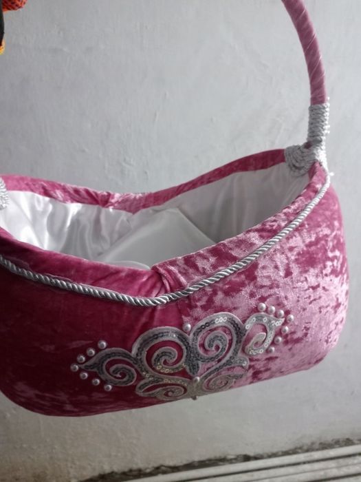 Продам карзину для свадьы