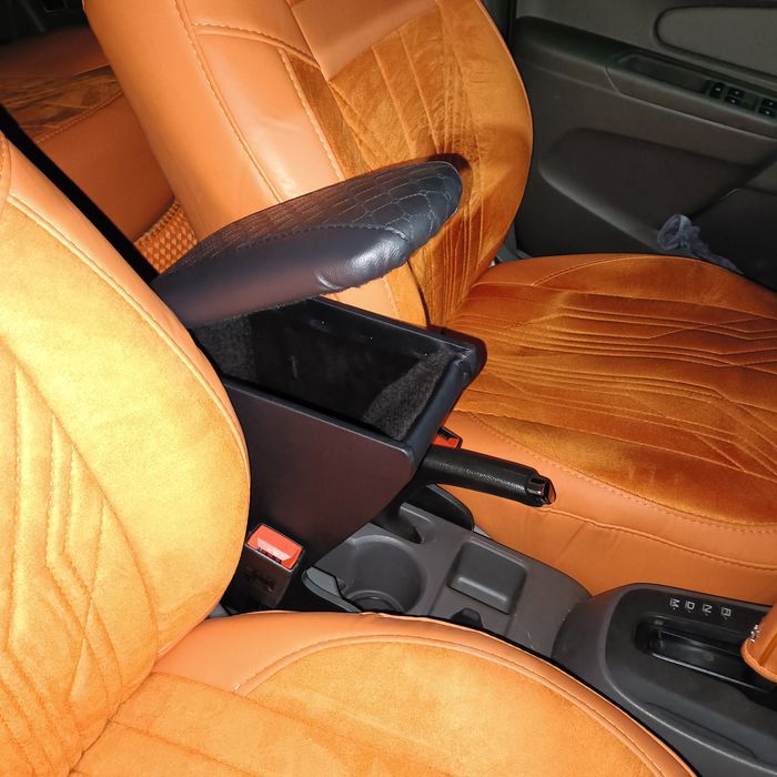 Шевроле Кобальт подлокотник