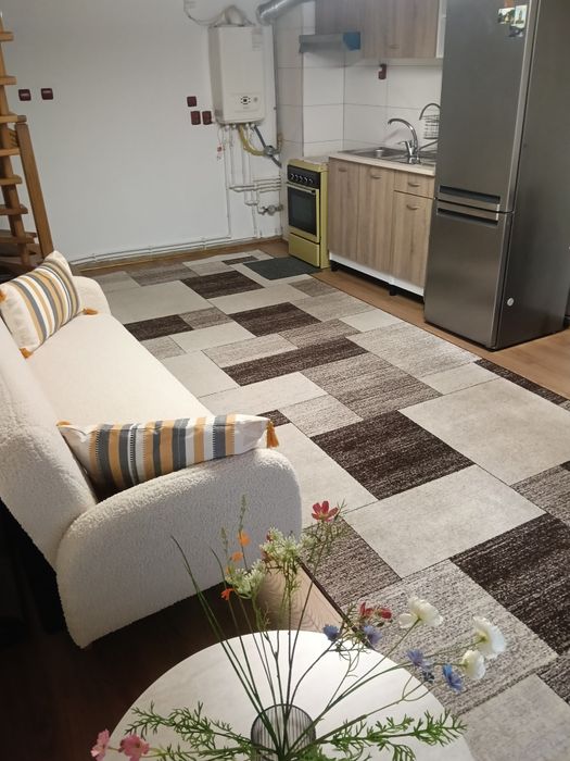 Inchiriez Garsoniera (Apartament cu o cameră)-48mp-Complet utilat cu parcare proprie.