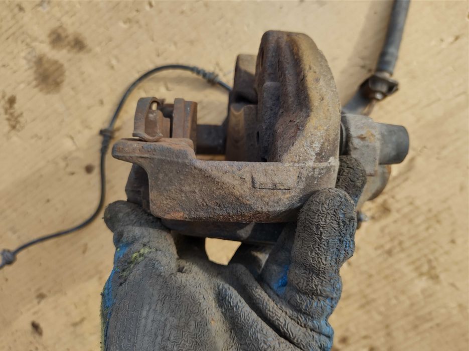 Десен Преден Спирачен Апарат Mercedes E class W211 4Matic Tmodel 2008