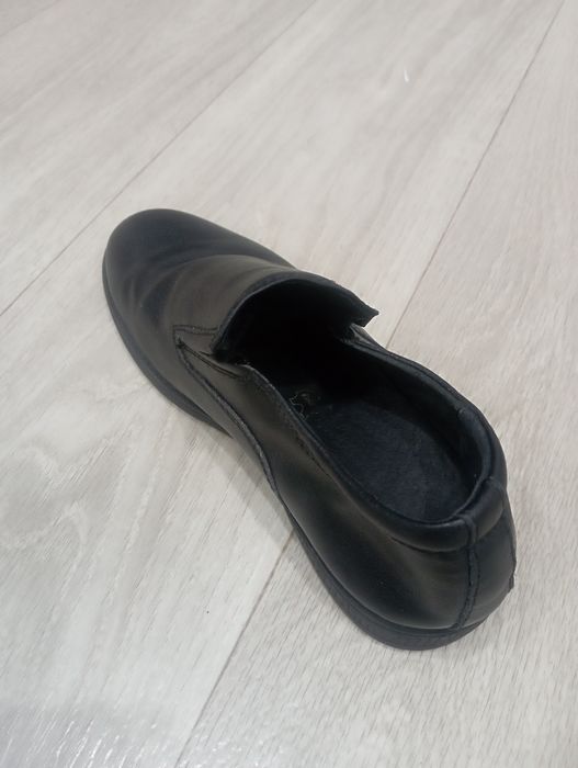 Продам кожаные туфли. 34 размер