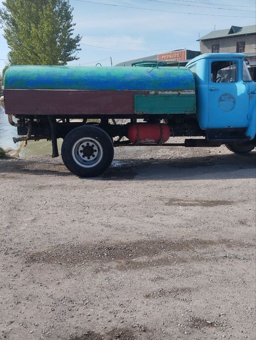 ЗИЛ ВАДАВОЗ 130  Матор килинган , балонлар яхши