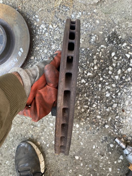 Спирачни дискове предни от S4 b8 2009