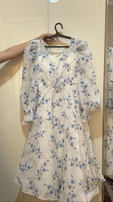 Продаю платье 10к