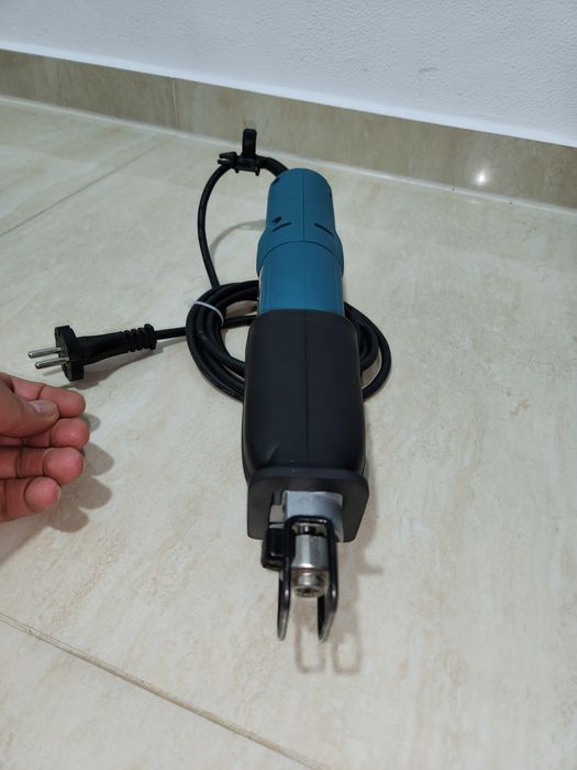 Fierastrau Makita JR 1000FT
