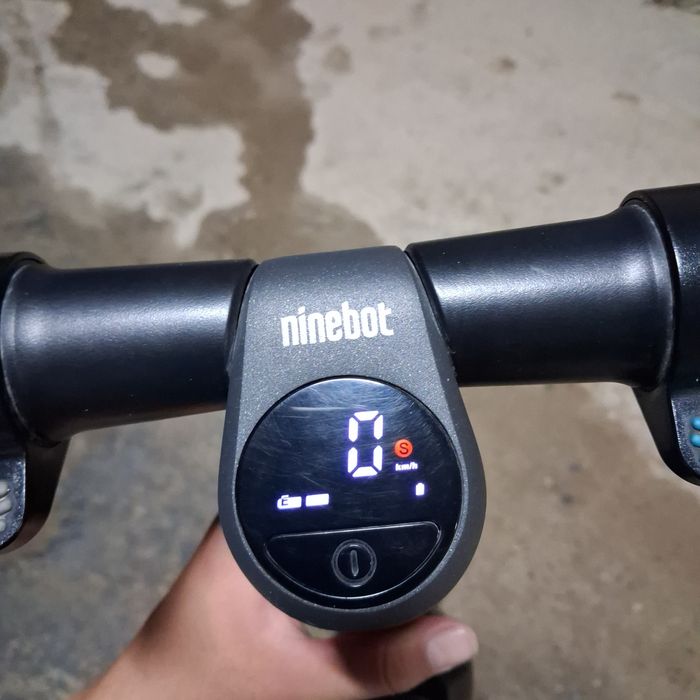 Электроный самокат Ninebot