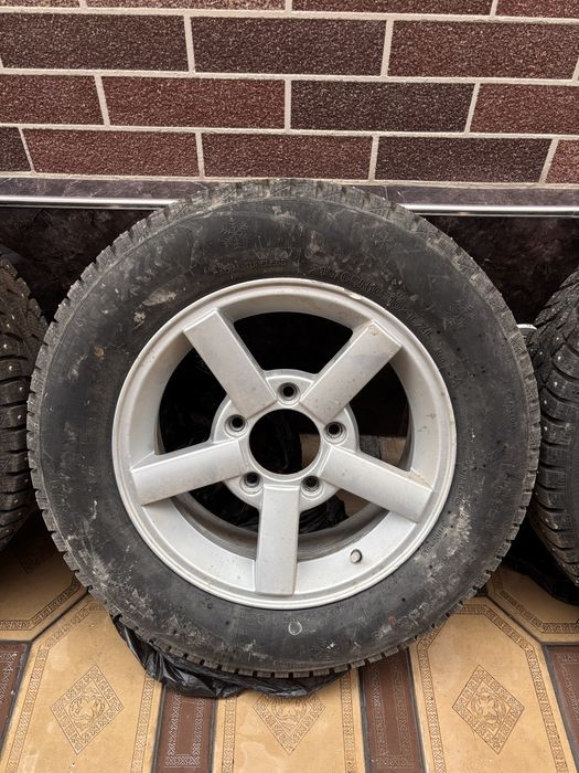 Продаются колеса от нивы.