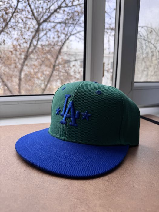 Продам бейсболку новую