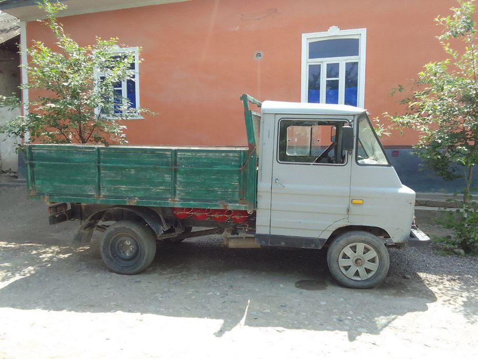 Gaz va benzinda yuradi 4 ta 50 talik metan gazbalon mavjud.