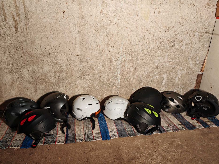 si snowboard casca bocanci