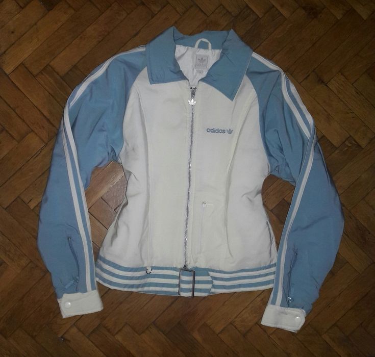 Оригинално дамско яке Adidas размер S