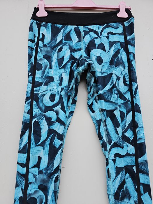 Reebok оригинален дамски клин М размер