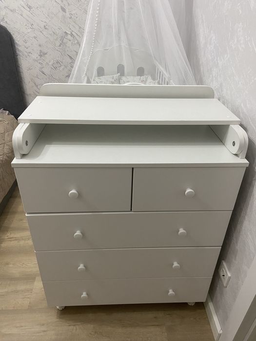 Детская кровать с комодом