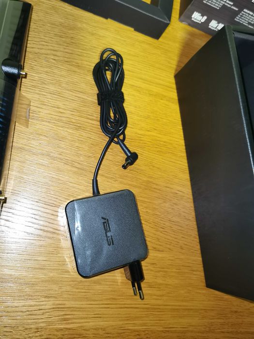 Router Asus ROG Rapture GT-AC5300,Tri-Band, Gigabit, AiMesh, 2 porturi