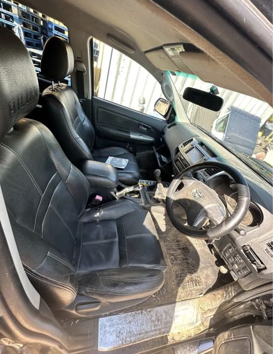 Dezmembrez Toyota Hilux 3.0 Invincible 2012-2016