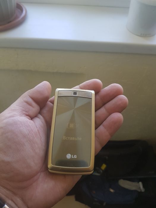 LG KF300 раскладушка . В оригинале