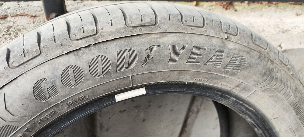 ПРОДАВАМ лети гуми GOOD YEAR 215/55/17 летни ,ДОТ 2019 г