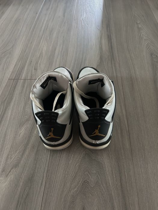 Jordan 4 Retro Platinum Gold