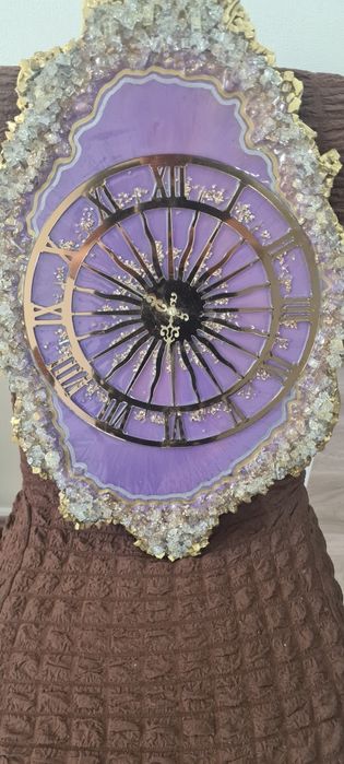 Продам настенные часы.