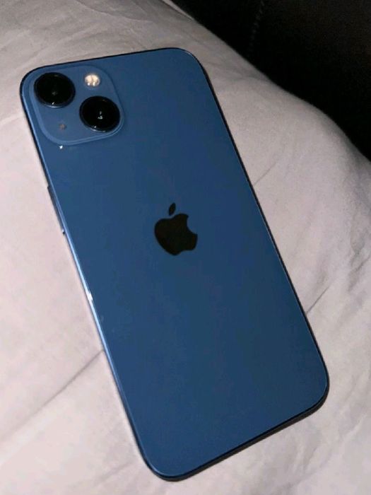 Продам iPhone 13