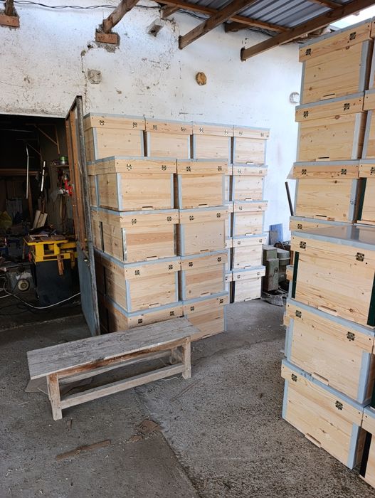 Aalari yawiklari sotiladi yangi sasna taxtdan yasalgan