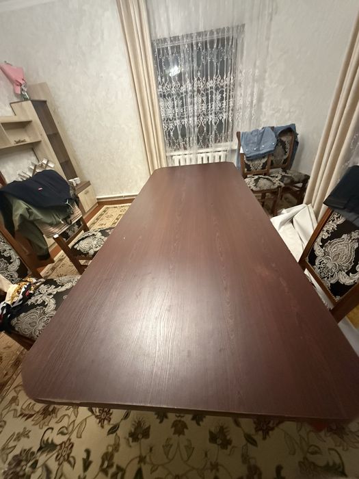 Стол. длина 2,10.