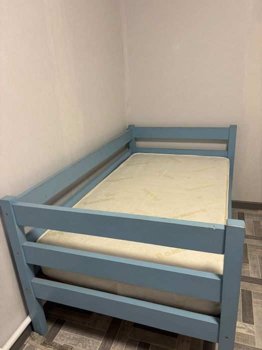 Детская кровать деревянная