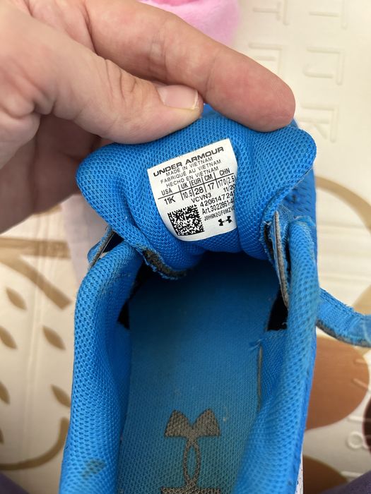 Детски маратонки under armour 28 и найк 30 номер