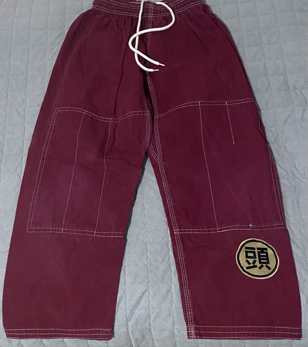 Кимоно размер М4 ATAMA красного цвета б/у, пояса в комплекте нет