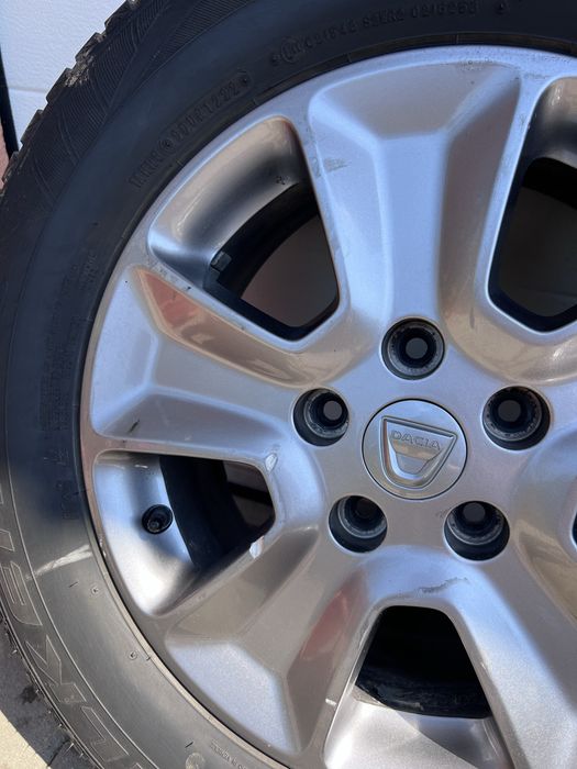 Dacia duster original jantele+anvelope R16